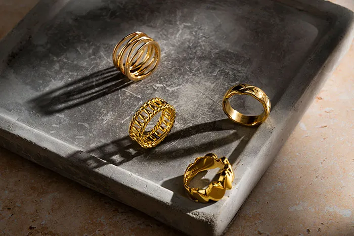 Oro: cadenas, anillos y pulseras